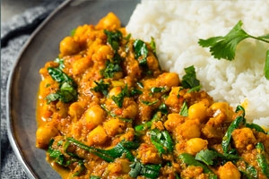 Chickpea and Spinach Peanut Curry